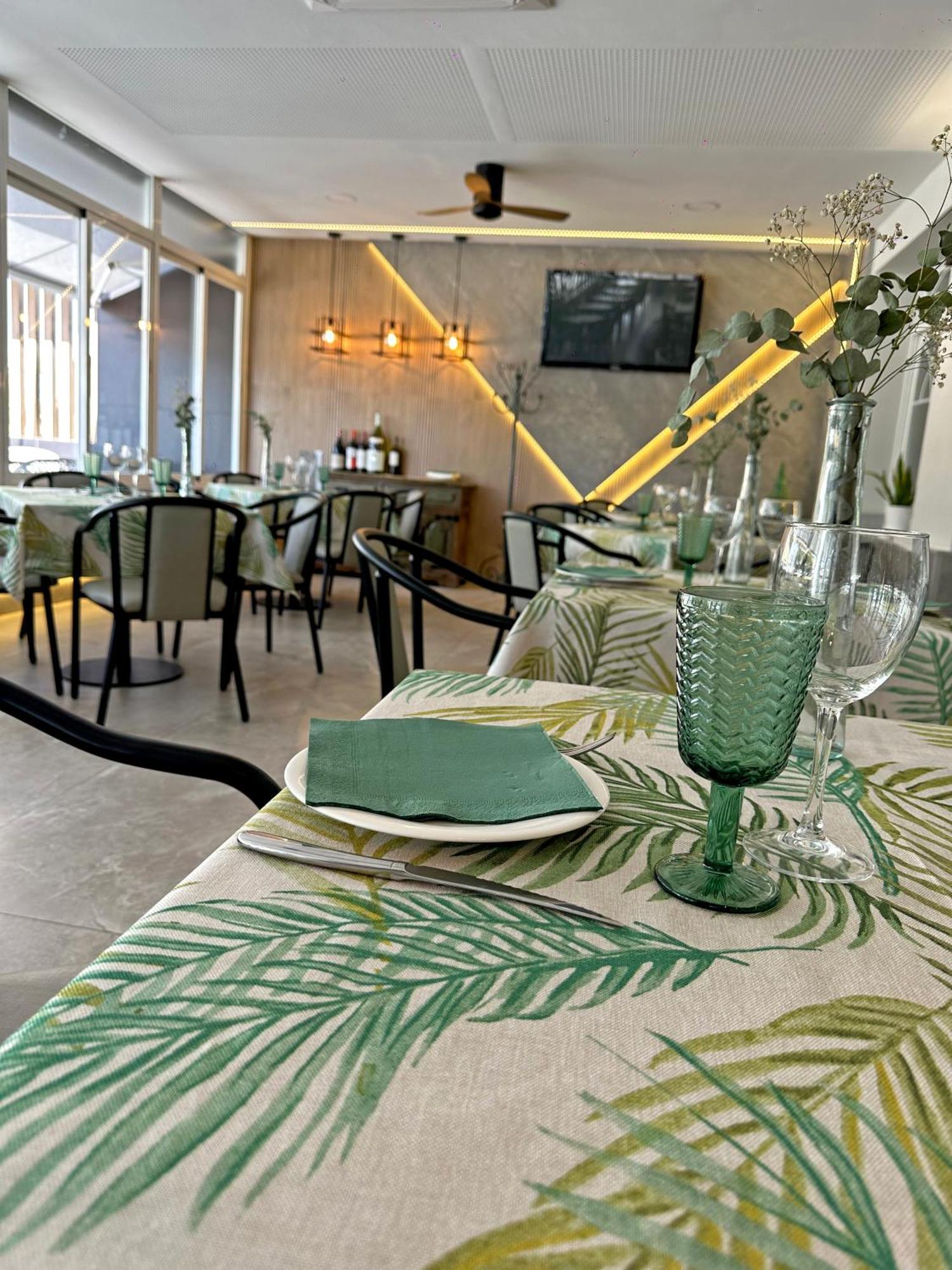 Hostal Restaurante El Cary Montemayor Dış mekan fotoğraf