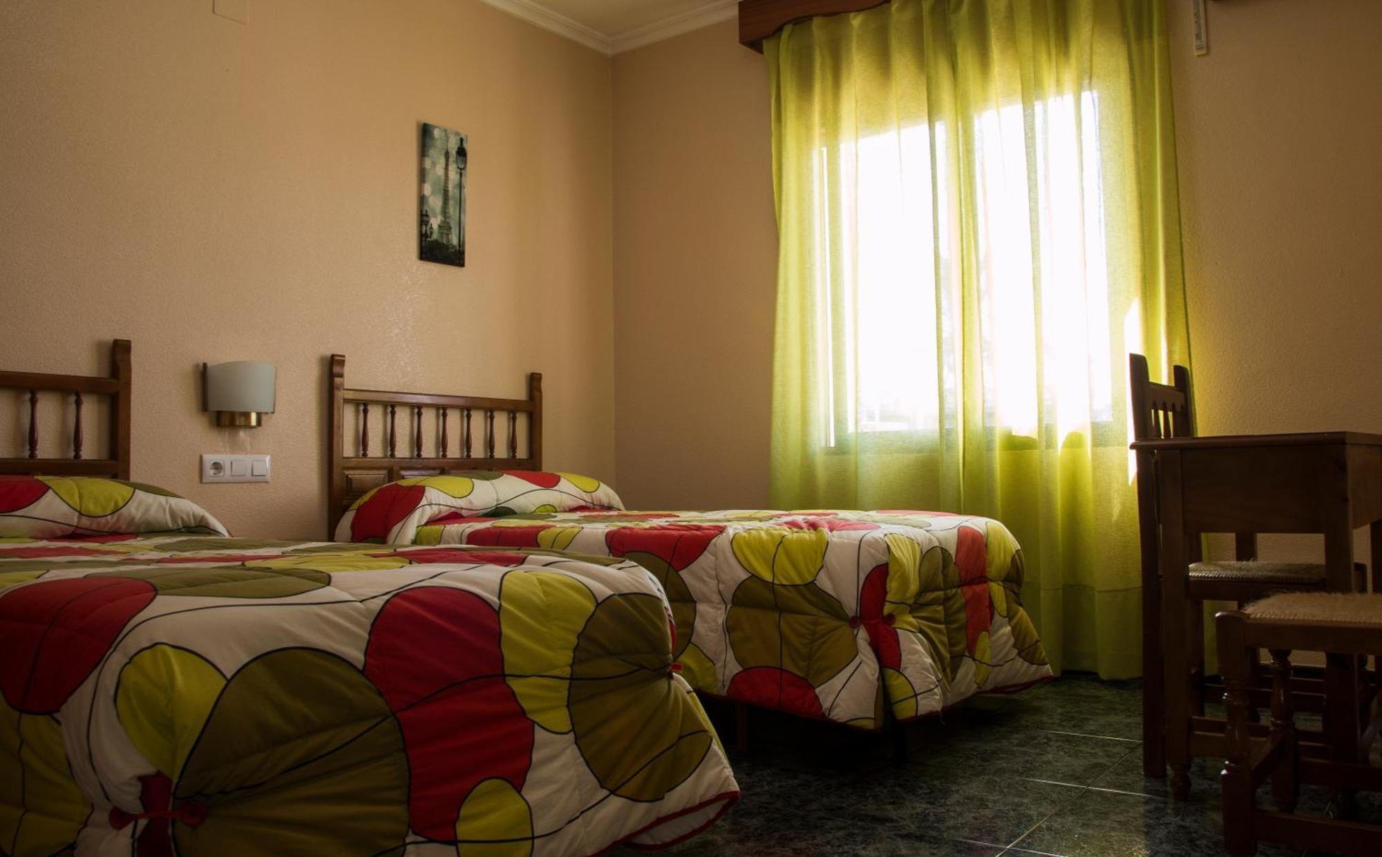 Hostal Restaurante El Cary Montemayor Dış mekan fotoğraf